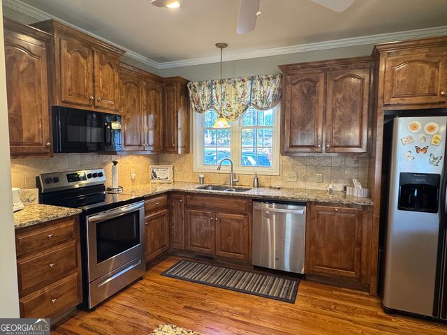 94 Westwood Circle, Hartwell, GA 30643