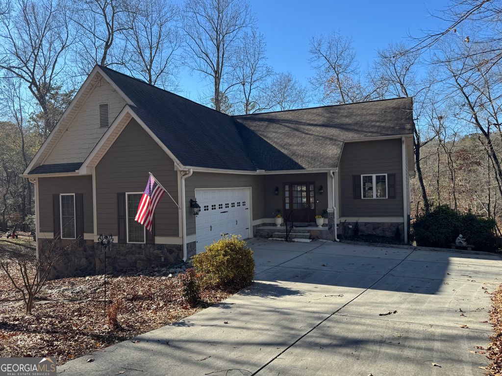 94 Westwood Circle, Hartwell, GA 30643