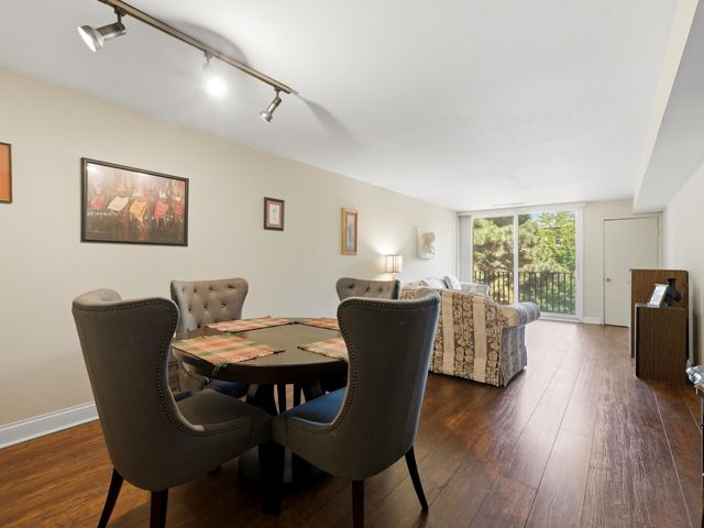 333 S EAST Avenue 306, Oak Park, IL 60302