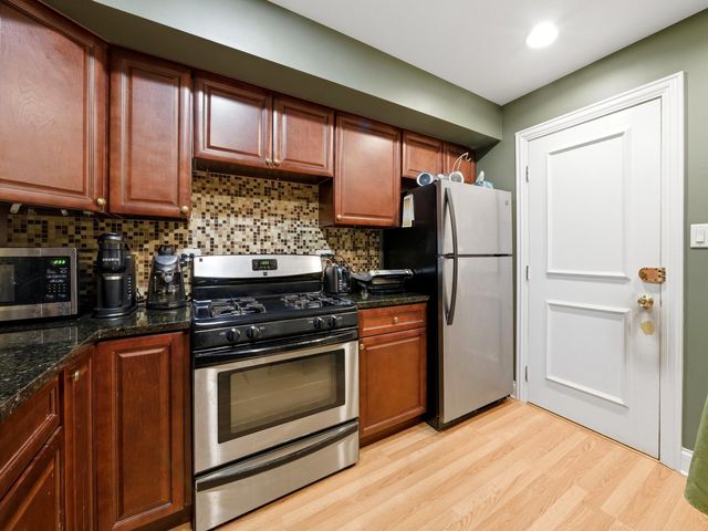 333 S EAST Avenue 306, Oak Park, IL 60302