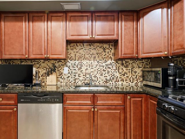 333 S EAST Avenue 306, Oak Park, IL 60302