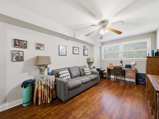 333 S EAST Avenue 306, Oak Park, IL 60302