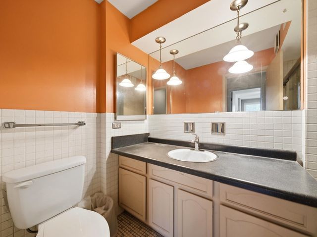 333 S EAST Avenue 306, Oak Park, IL 60302