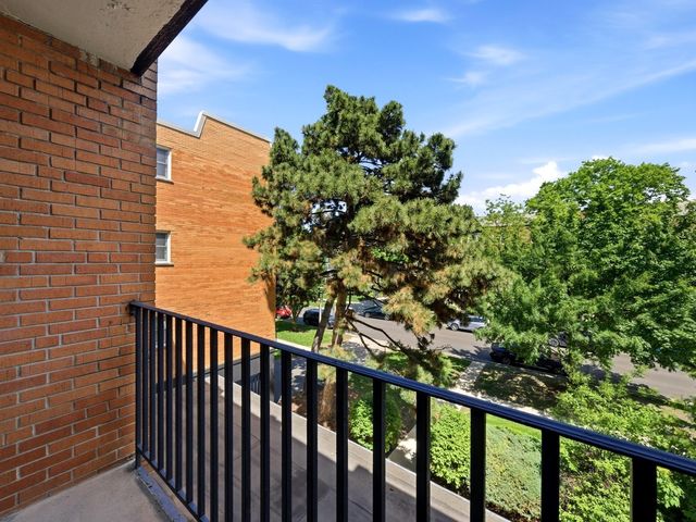333 S EAST Avenue 306, Oak Park, IL 60302