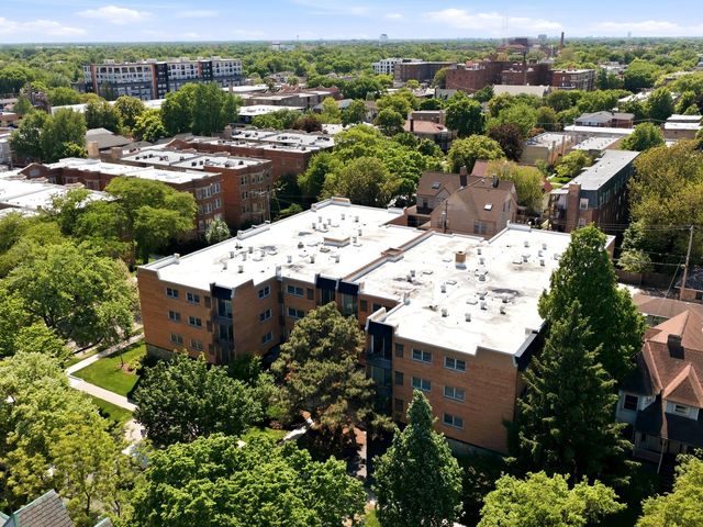 333 S EAST Avenue 306, Oak Park, IL 60302