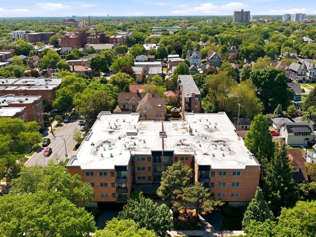 333 S EAST Avenue 306, Oak Park, IL 60302
