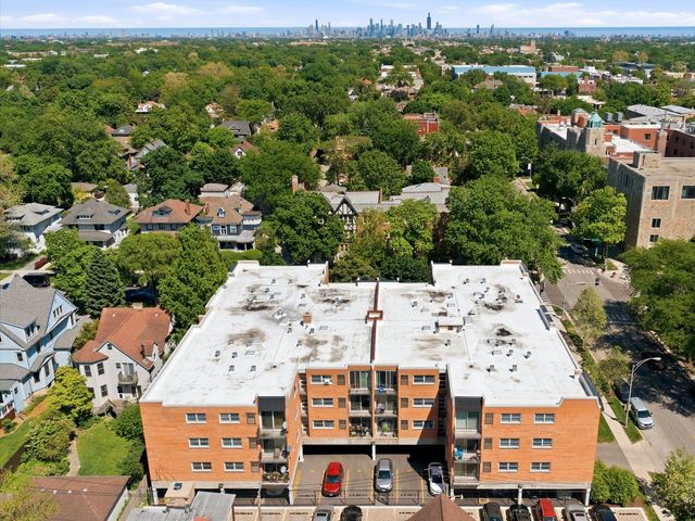 333 S EAST Avenue 306, Oak Park, IL 60302