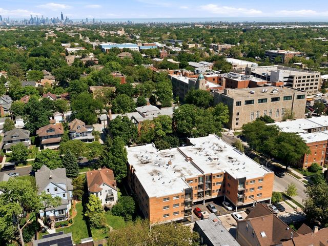 333 S EAST Avenue 306, Oak Park, IL 60302