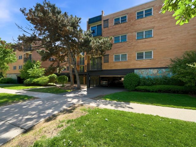 333 S EAST Avenue 306, Oak Park, IL 60302