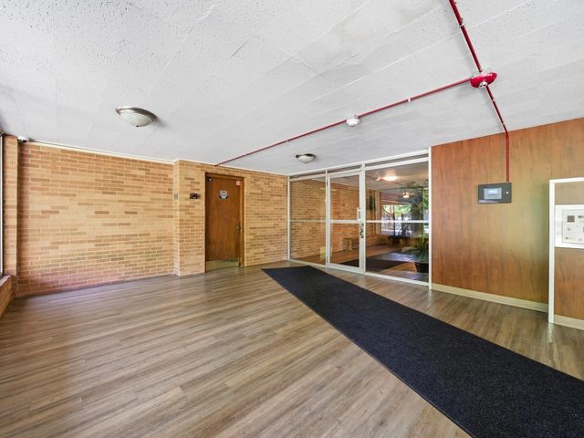 333 S EAST Avenue 306, Oak Park, IL 60302