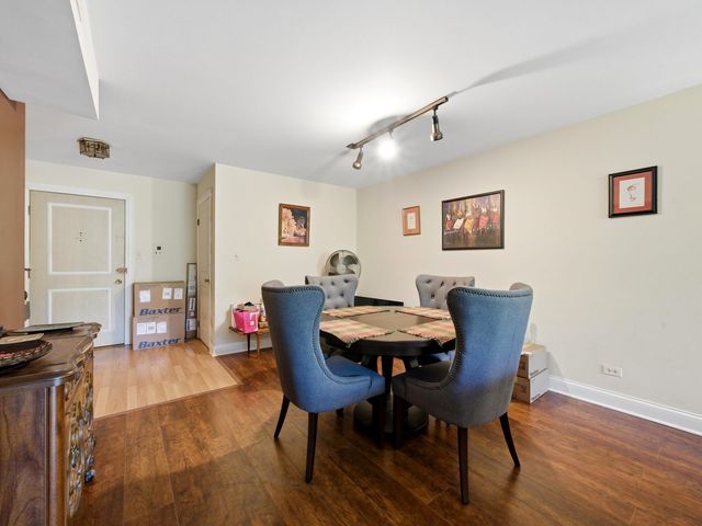 333 S EAST Avenue 306, Oak Park, IL 60302