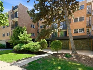 333 S EAST Avenue 306, Oak Park, IL 60302