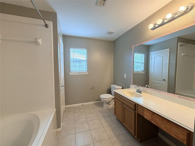 2634 Skyview Glen Court, Houston, TX 77047