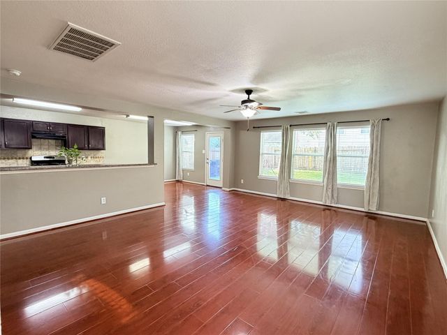 2634 Skyview Glen Court, Houston, TX 77047