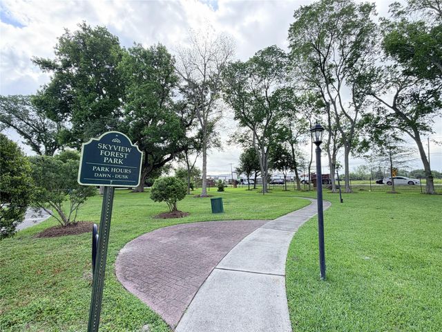 2634 Skyview Glen Court, Houston, TX 77047