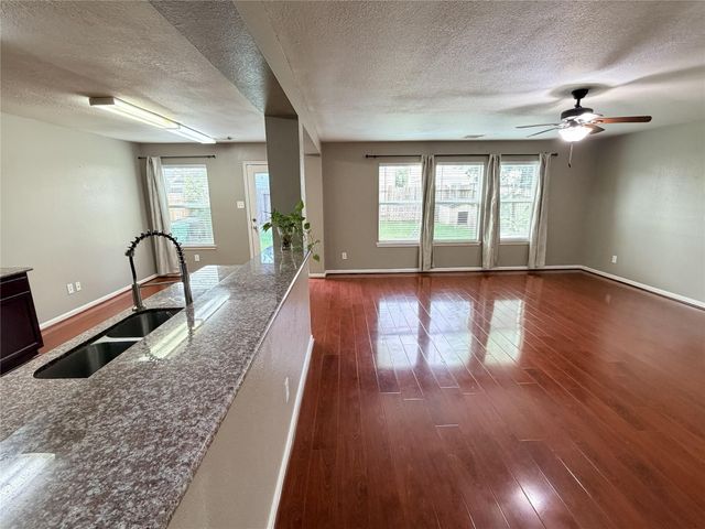 2634 Skyview Glen Court, Houston, TX 77047