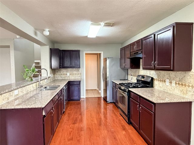 2634 Skyview Glen Court, Houston, TX 77047