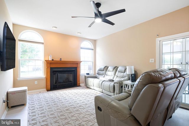 111 RYANS RUN, Sicklerville, NJ 08081