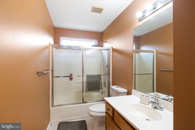 111 RYANS RUN, Sicklerville, NJ 08081