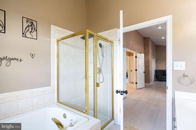 111 RYANS RUN, Sicklerville, NJ 08081