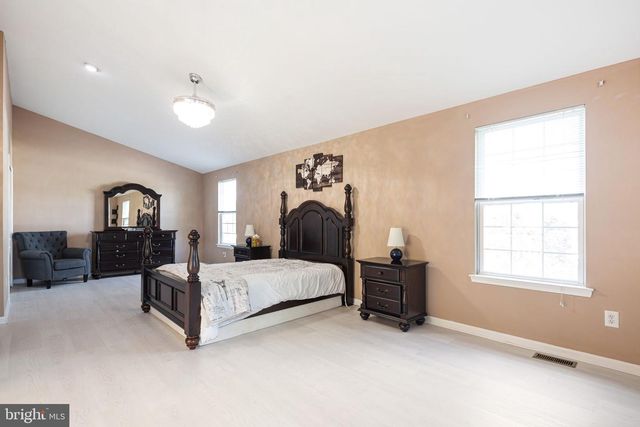 111 RYANS RUN, Sicklerville, NJ 08081