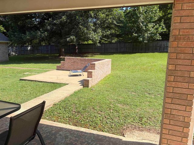 14946 Sardis Rd, Bauxite, AR 72011