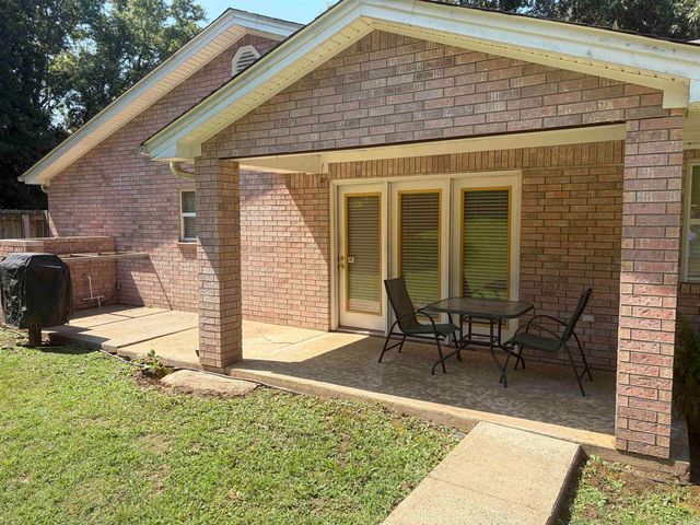 14946 Sardis Rd, Bauxite, AR 72011