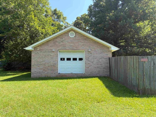14946 Sardis Rd, Bauxite, AR 72011