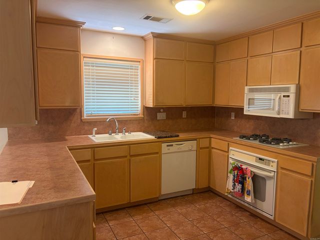 14946 Sardis Rd, Bauxite, AR 72011