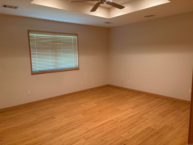 14946 Sardis Rd, Bauxite, AR 72011