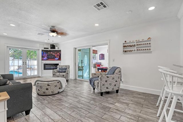 1890 SW 59th Avenue SW, Plantation, FL 33317