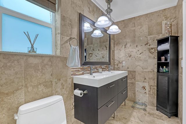 1890 SW 59th Avenue SW, Plantation, FL 33317