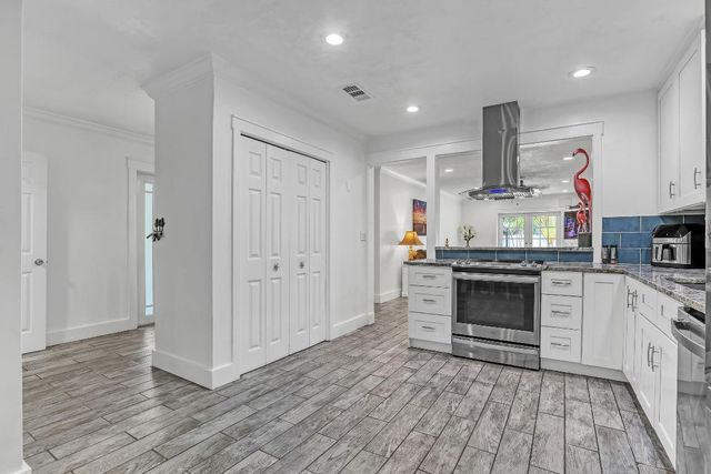 1890 SW 59th Avenue SW, Plantation, FL 33317