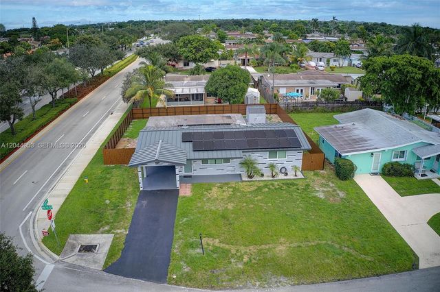 8891 NW 11th Street, Pembroke Pines, FL 33024