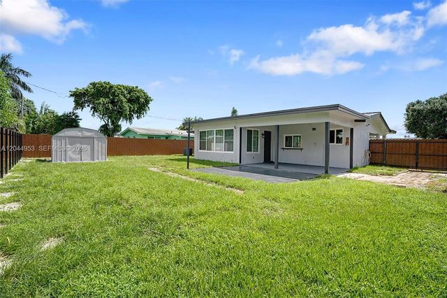 8891 NW 11th Street, Pembroke Pines, FL 33024