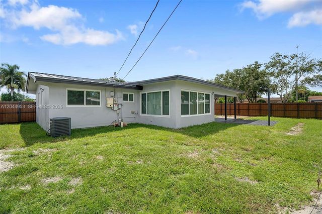 8891 NW 11th Street, Pembroke Pines, FL 33024