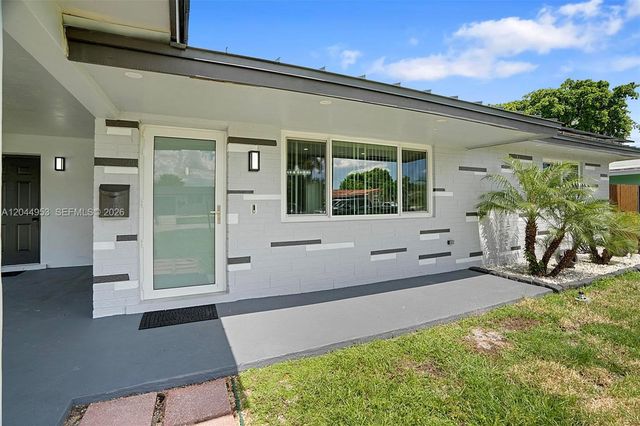 8891 NW 11th Street, Pembroke Pines, FL 33024