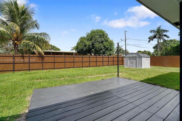 8891 NW 11th Street, Pembroke Pines, FL 33024