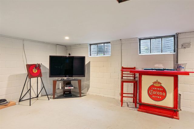 2823 45th Street, Des Moines, IA 50310