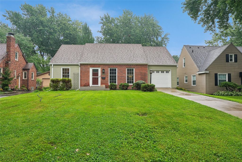 2823 45th Street, Des Moines, IA 50310