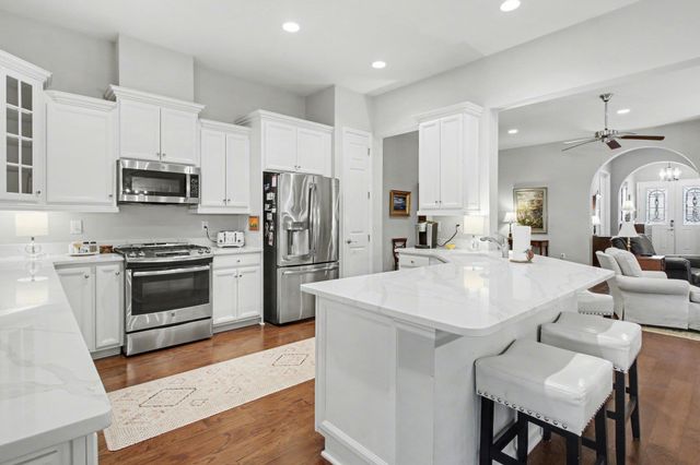 1631 Murrell Pl., Murrells Inlet, SC 29576