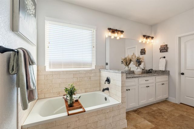 103 Les LN, Smithville, TX 78957