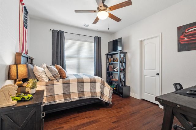 103 Les LN, Smithville, TX 78957