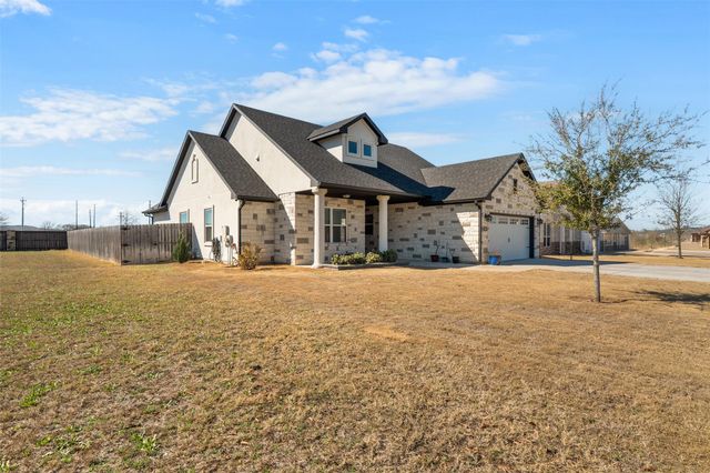 103 Les LN, Smithville, TX 78957