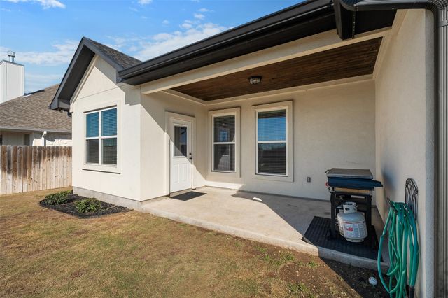 103 Les LN, Smithville, TX 78957