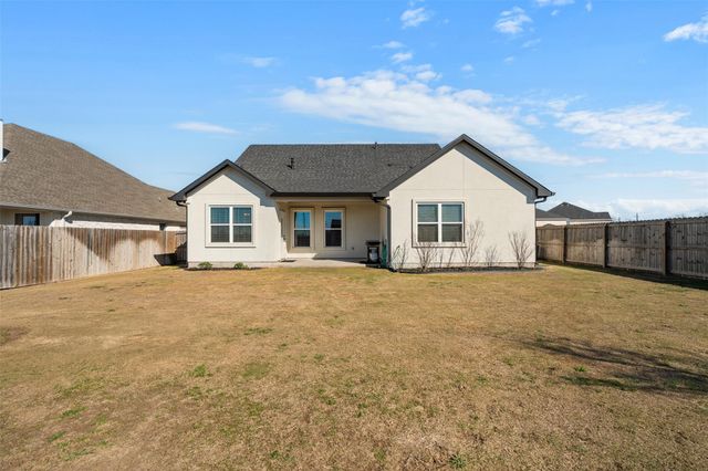 103 Les LN, Smithville, TX 78957