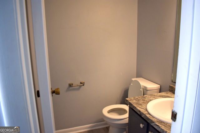 912 Pineland Avenue APT 6, Hinesville, GA 31313