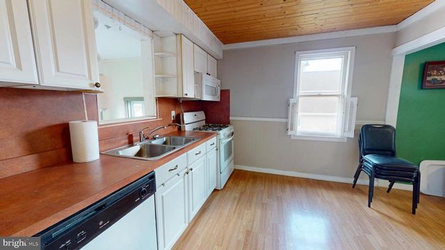 59 W CLYMER AVE, Sellersville, PA 18960