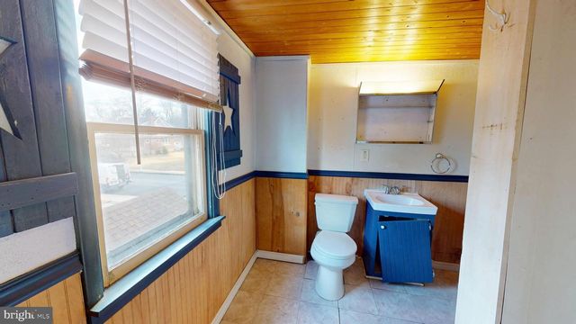 59 W CLYMER AVE, Sellersville, PA 18960