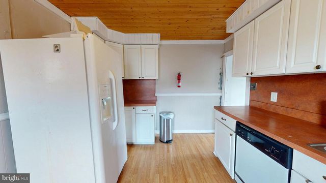 59 W CLYMER AVE, Sellersville, PA 18960